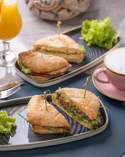 People Social Eatery - Image 2