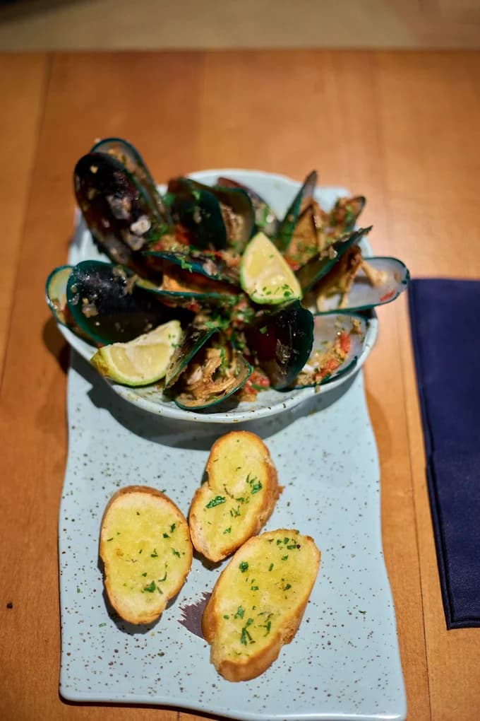 The Lenox Bar & Restaurant - Image 4