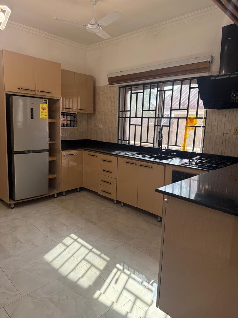 Selby Haven - Image 2