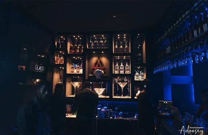 Glass Lounge - Image 3