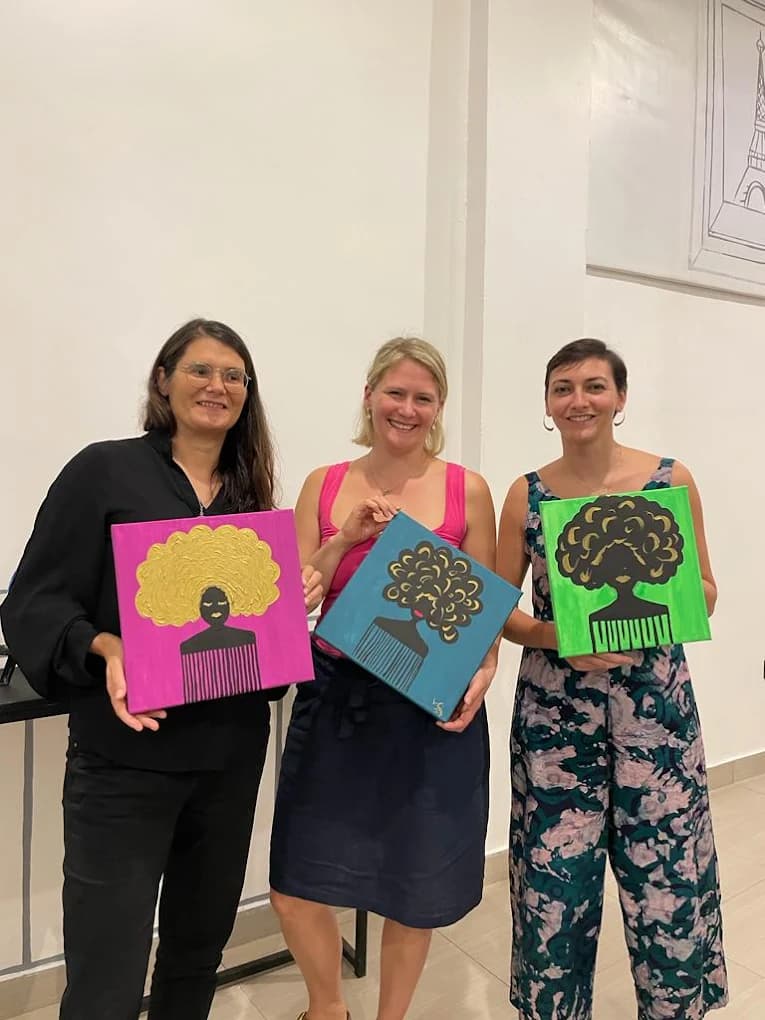 Wine and Art Studio - Image 3