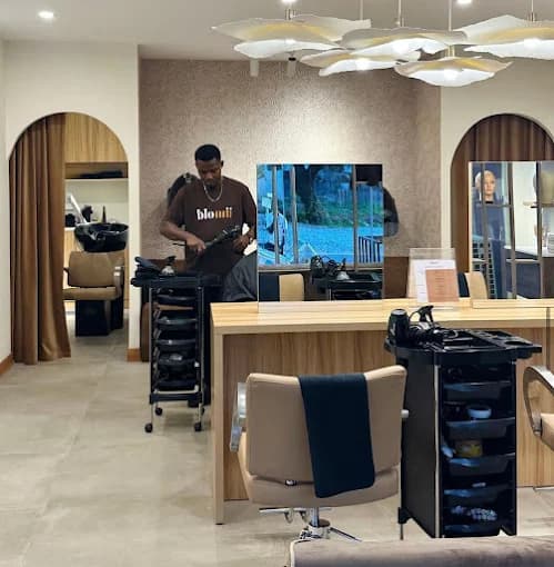 Blomii Hair Spa - Image 2