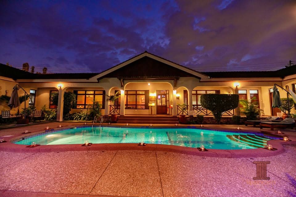 Mahogany Lodge