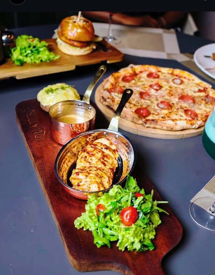 Quattro Lounge & Bar - Image 5