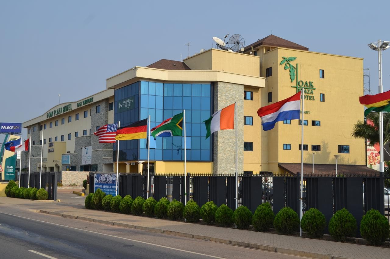 OAK Plaza Hotel