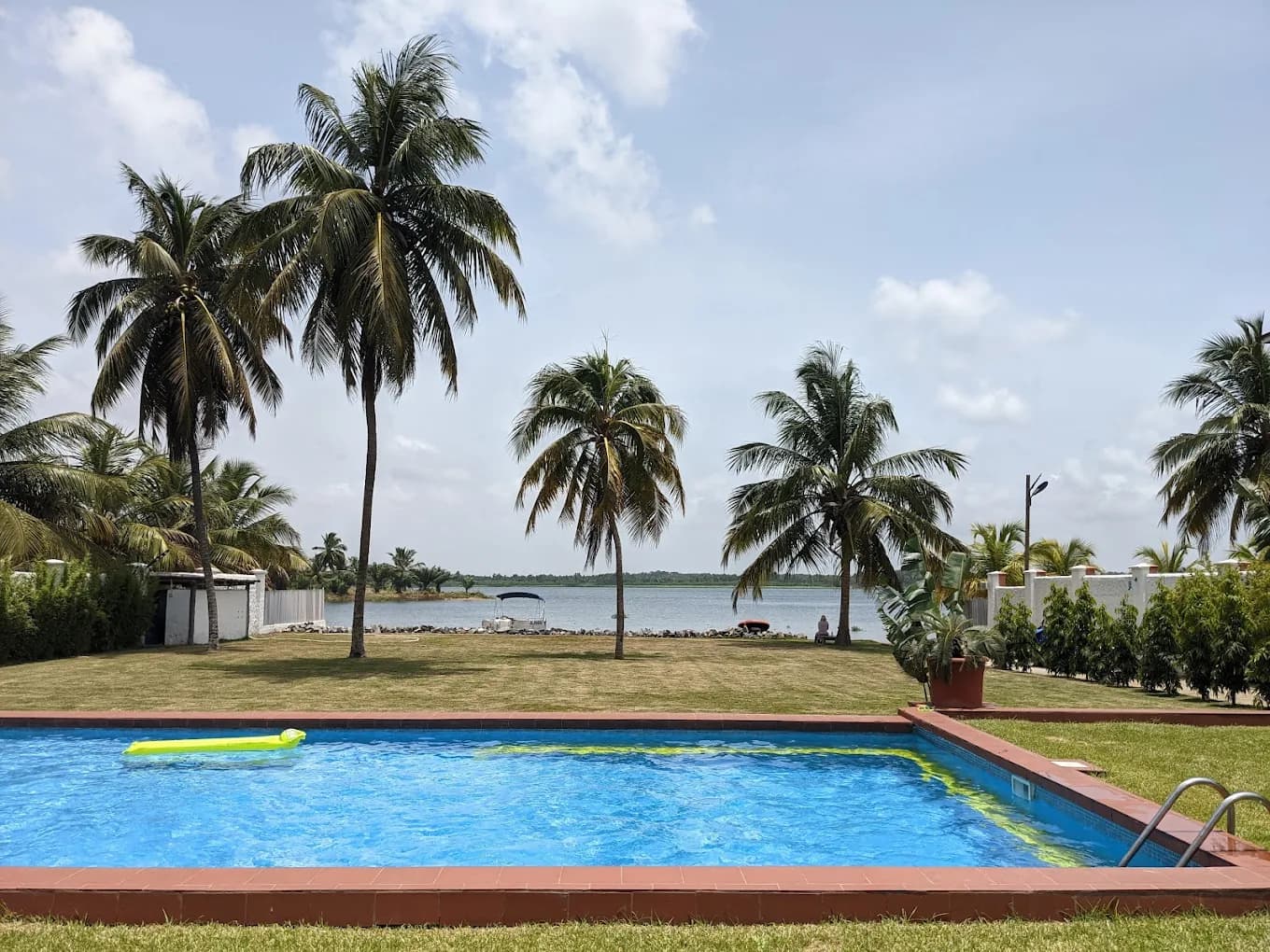 TNT Beach House - Image 2