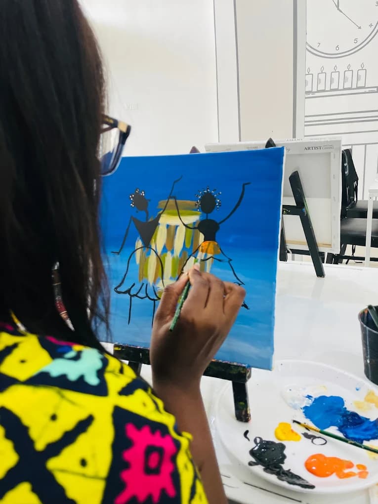 Wine and Art Studio - Image 4