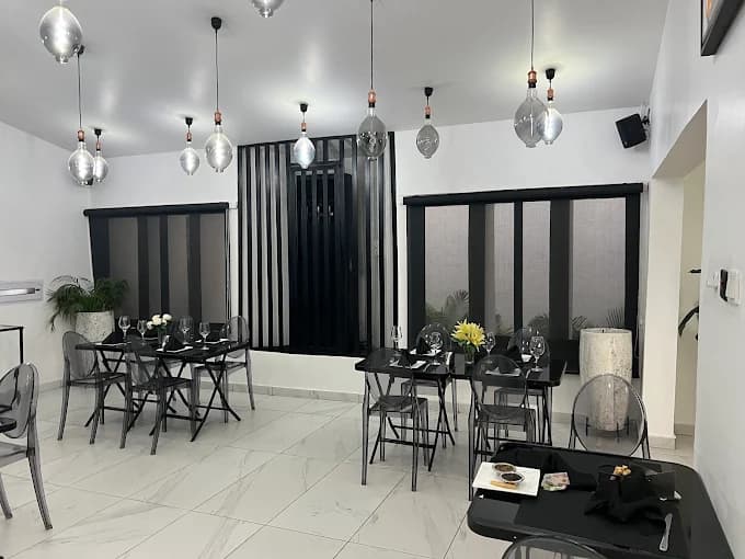 Cafe-Bar Noir - Image 3