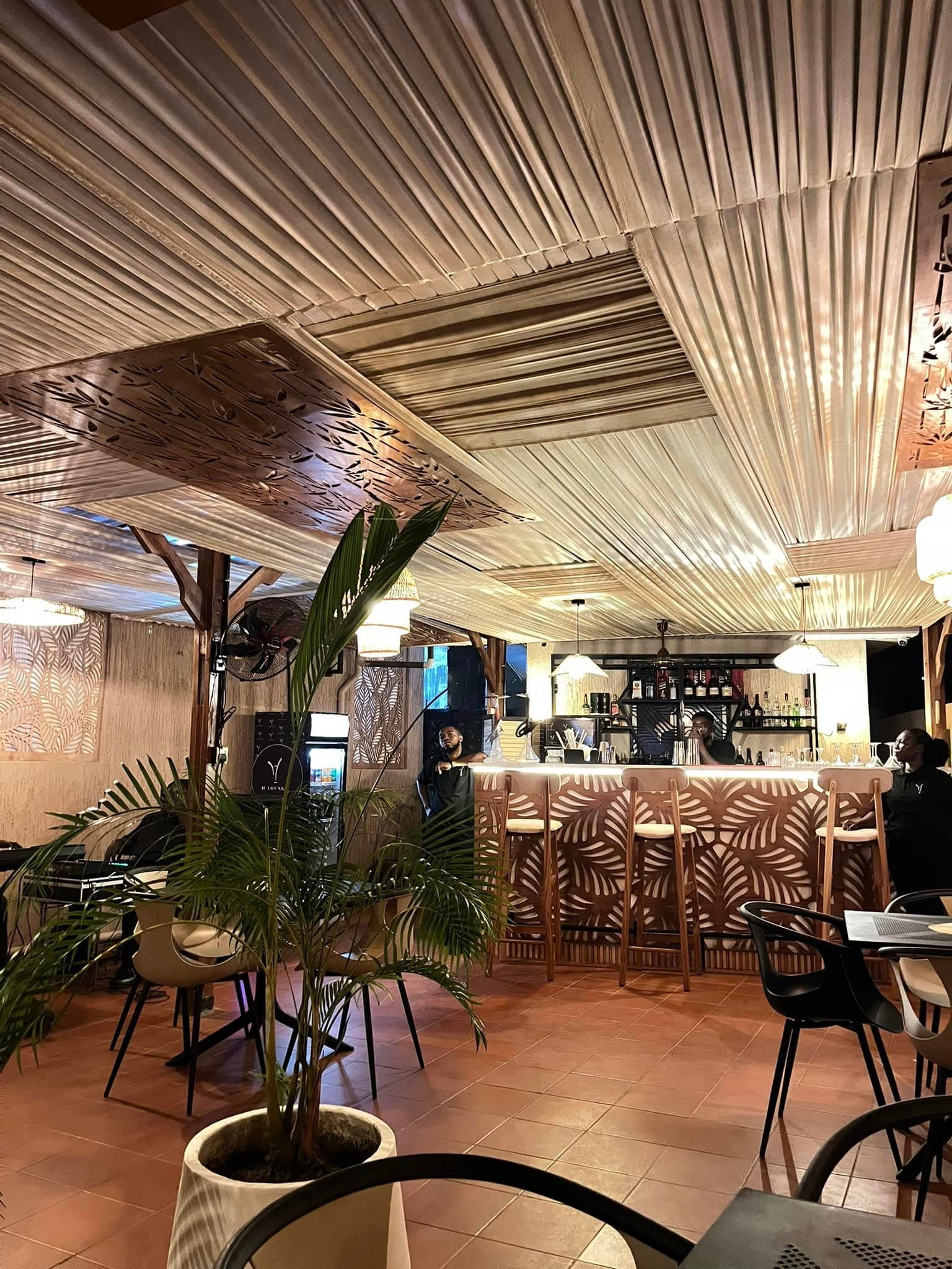 H - Lounge - Image 4