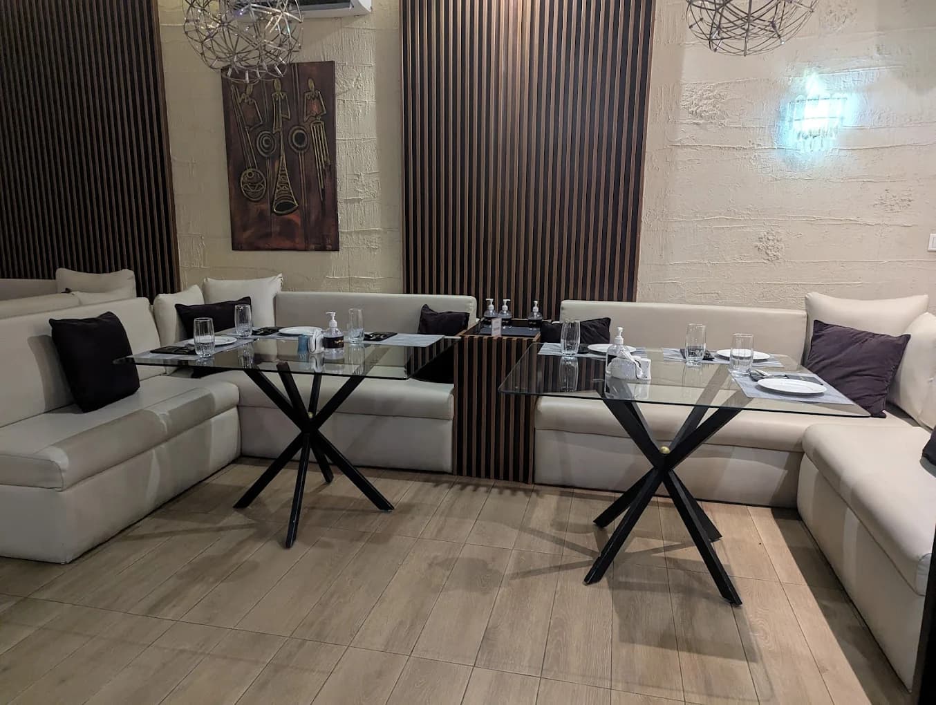 The Tunnel Lounge - Image 5