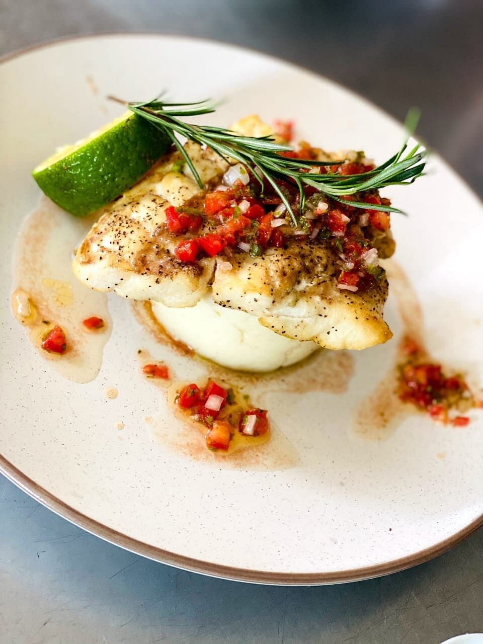 The View Bar & Grill - Image 5