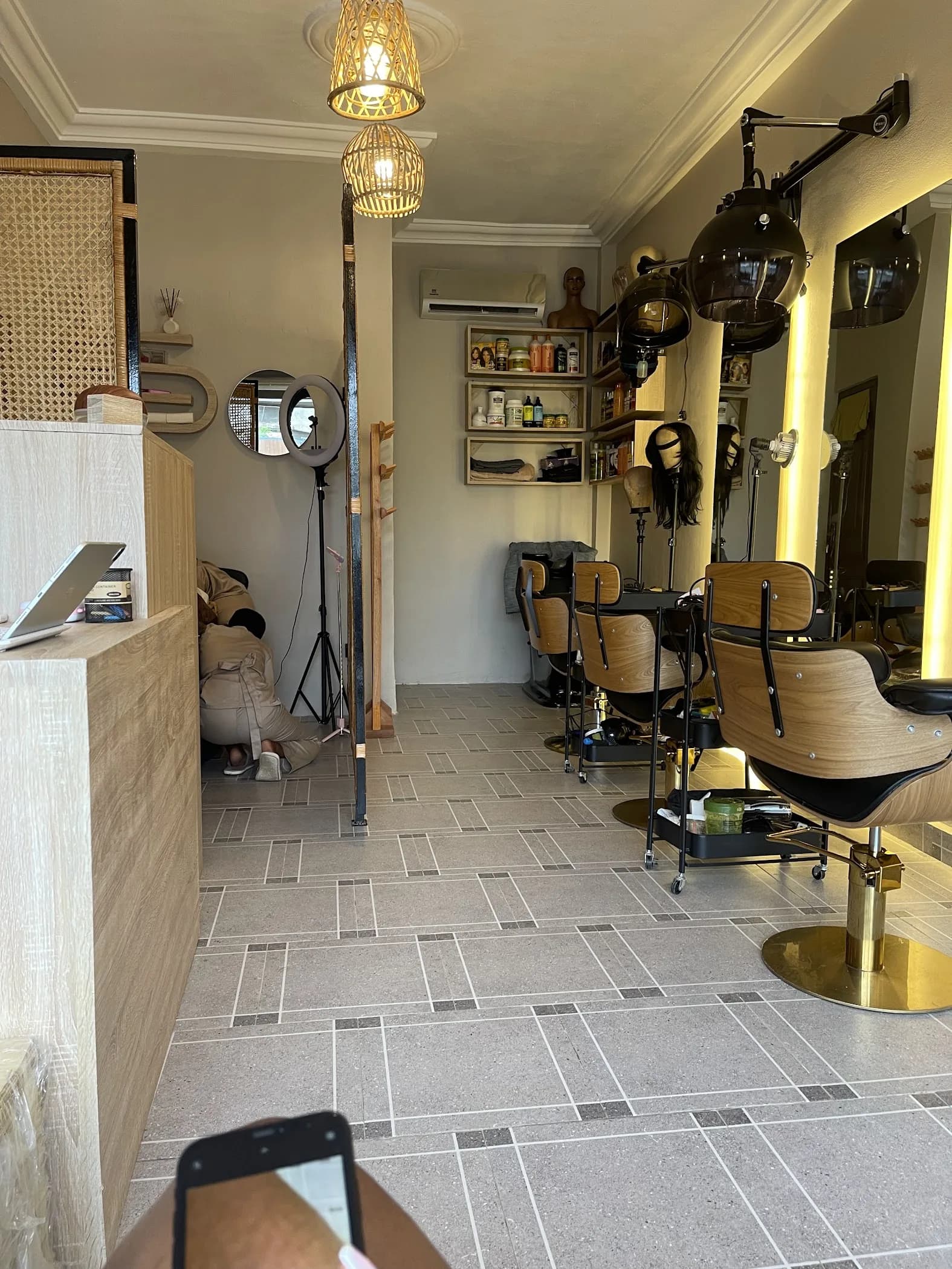 ESSAKOBEA HAIR(E-S-K)