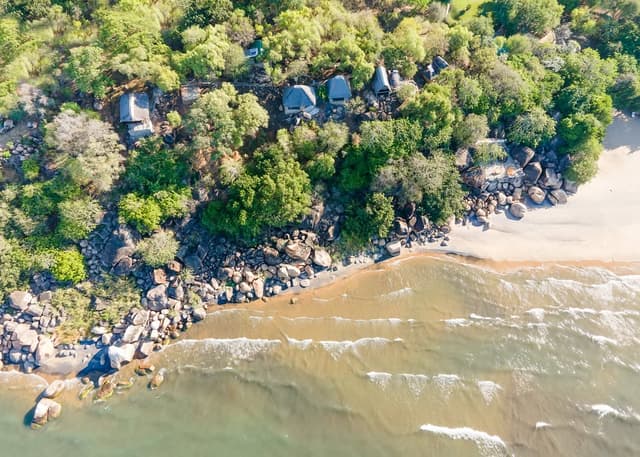 Safari Beach Lodge