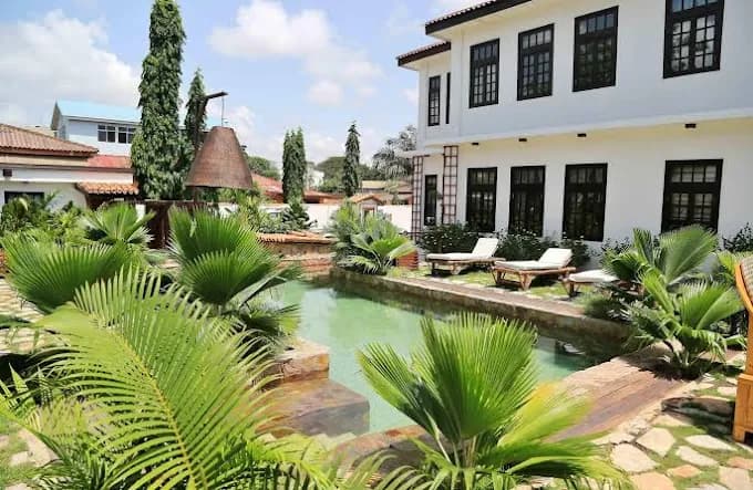OLMA Colonial Suites