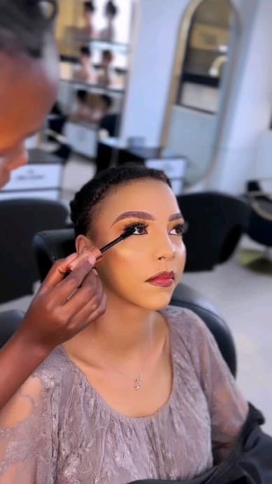 Vee Makeup Ke. - Image 2