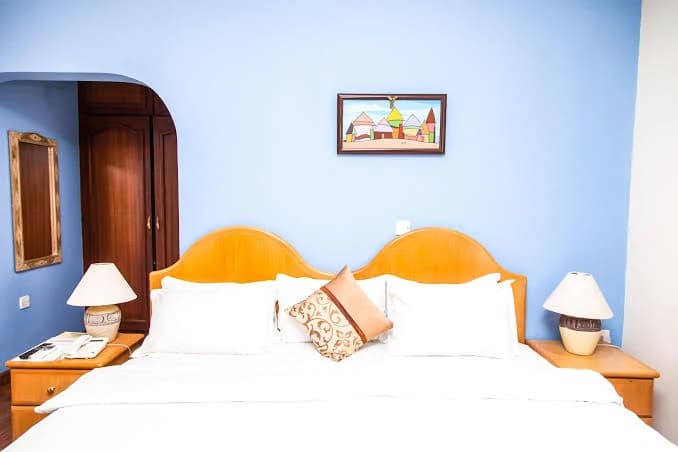 Mahogany Lodge - Image 5