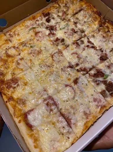 Claire's Pizzeria