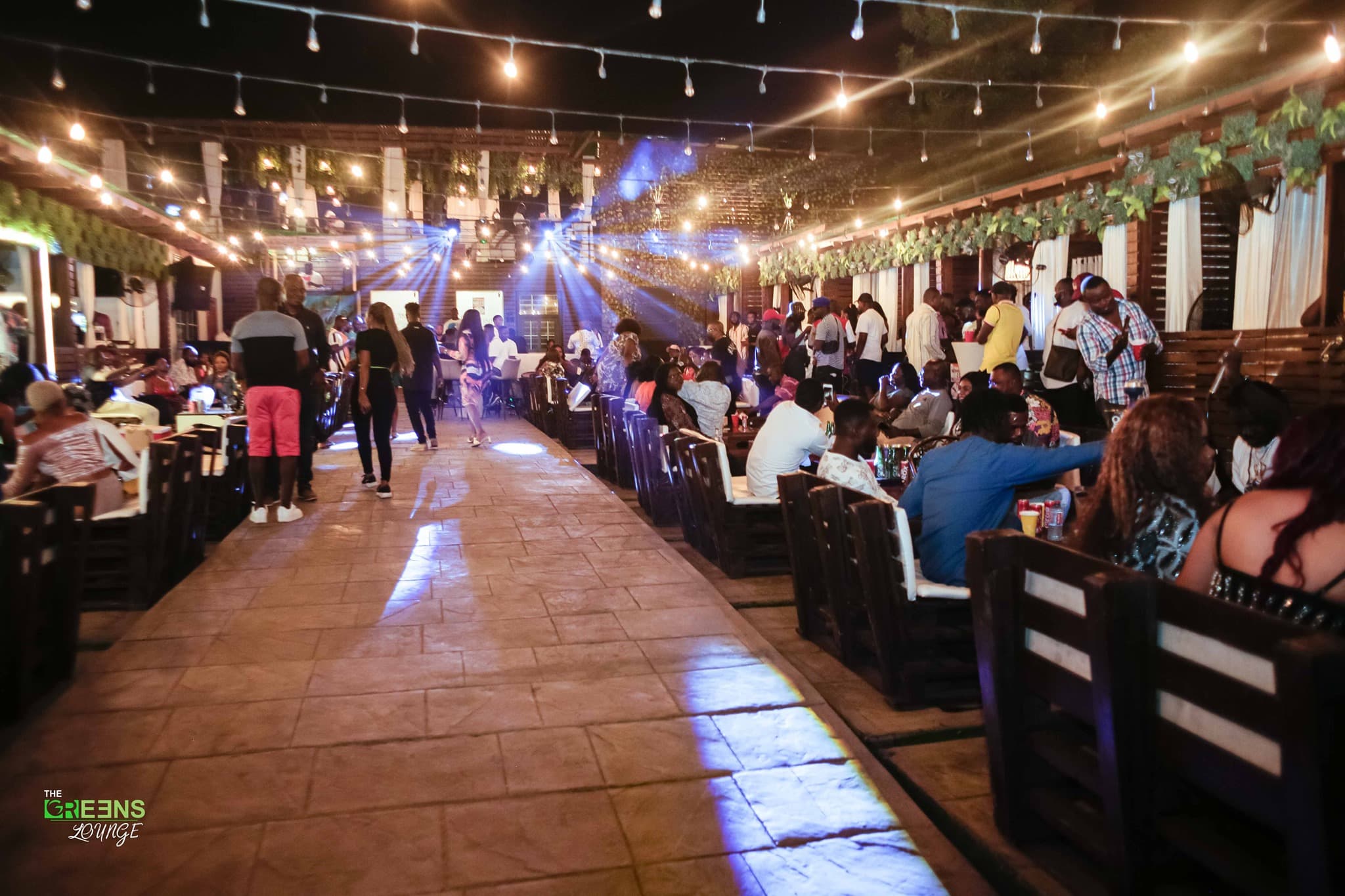 GREENS LOUNGE - Image 3
