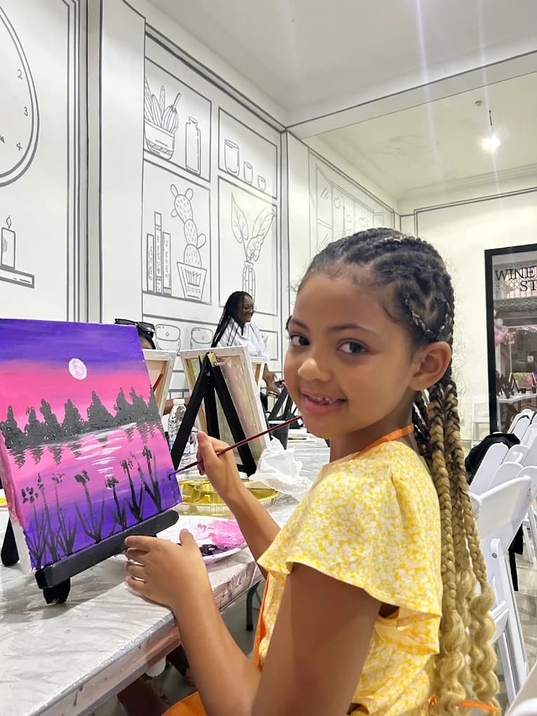 Wine and Art Studio - Image 2