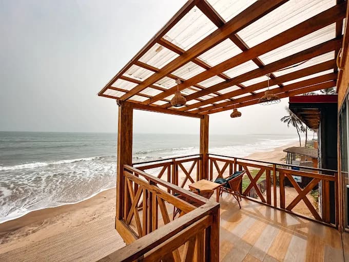 JANI BEACH HOUSE - Image 3