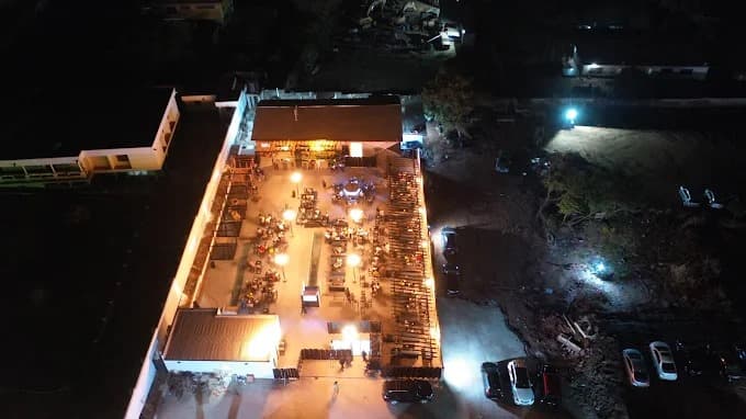 No 5 Bar & Restaurant