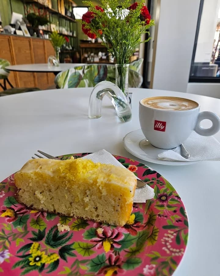 Blossom Café. - Image 4