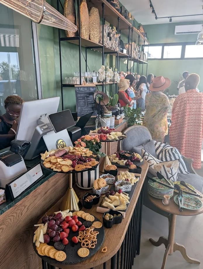 Blossom Café. - Image 5