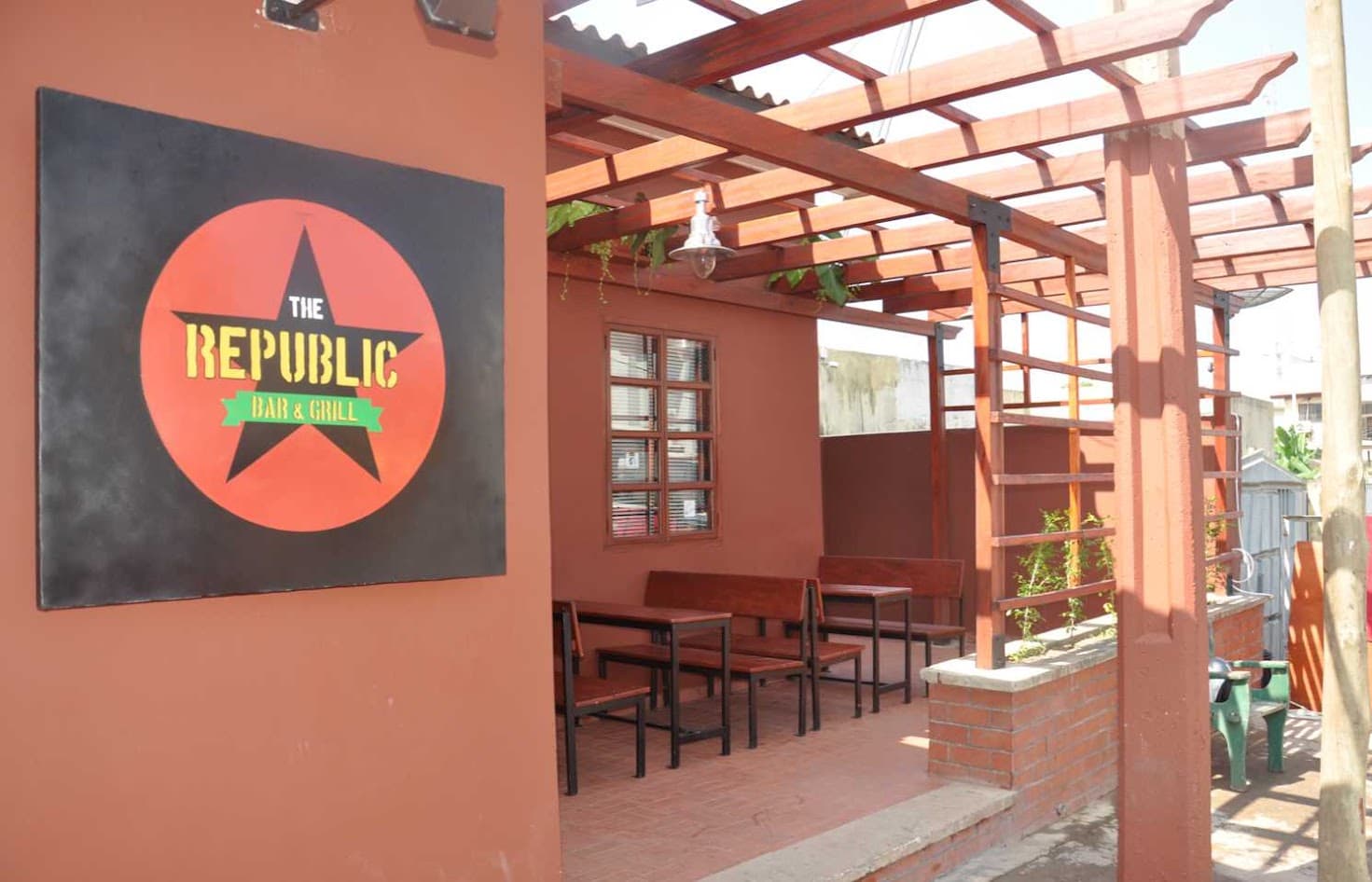 The republic bar & grill