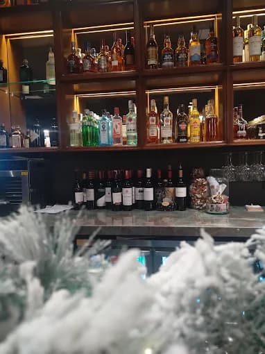 The Churchill Lounge Bar and Restaurant - Image 2