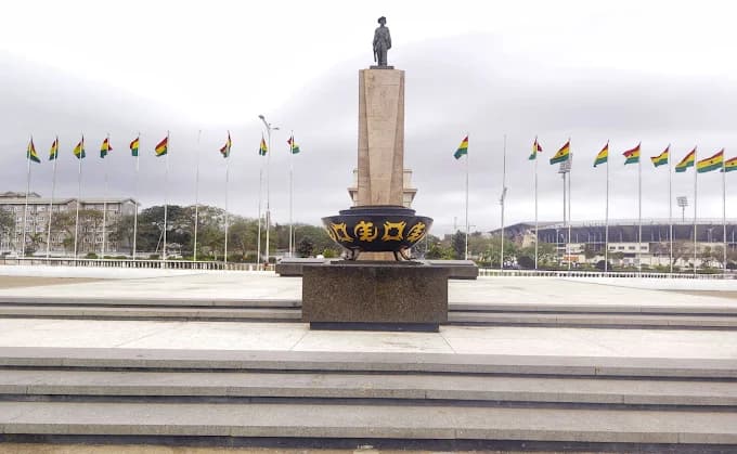 Black Star Square - Image 5