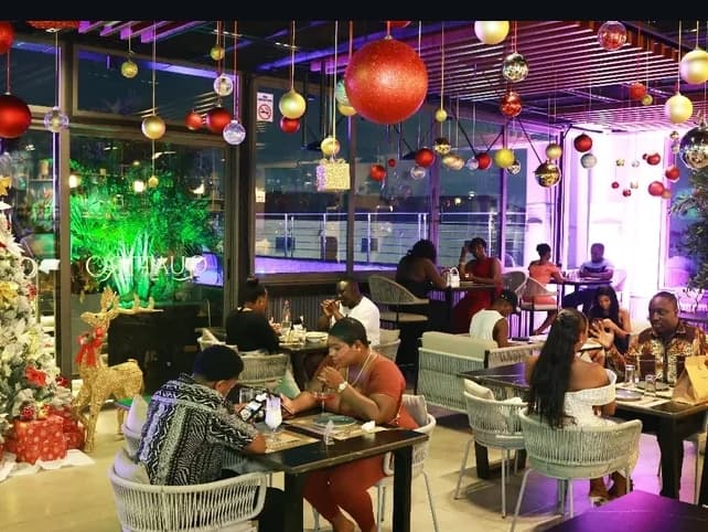 Quattro Lounge & Bar